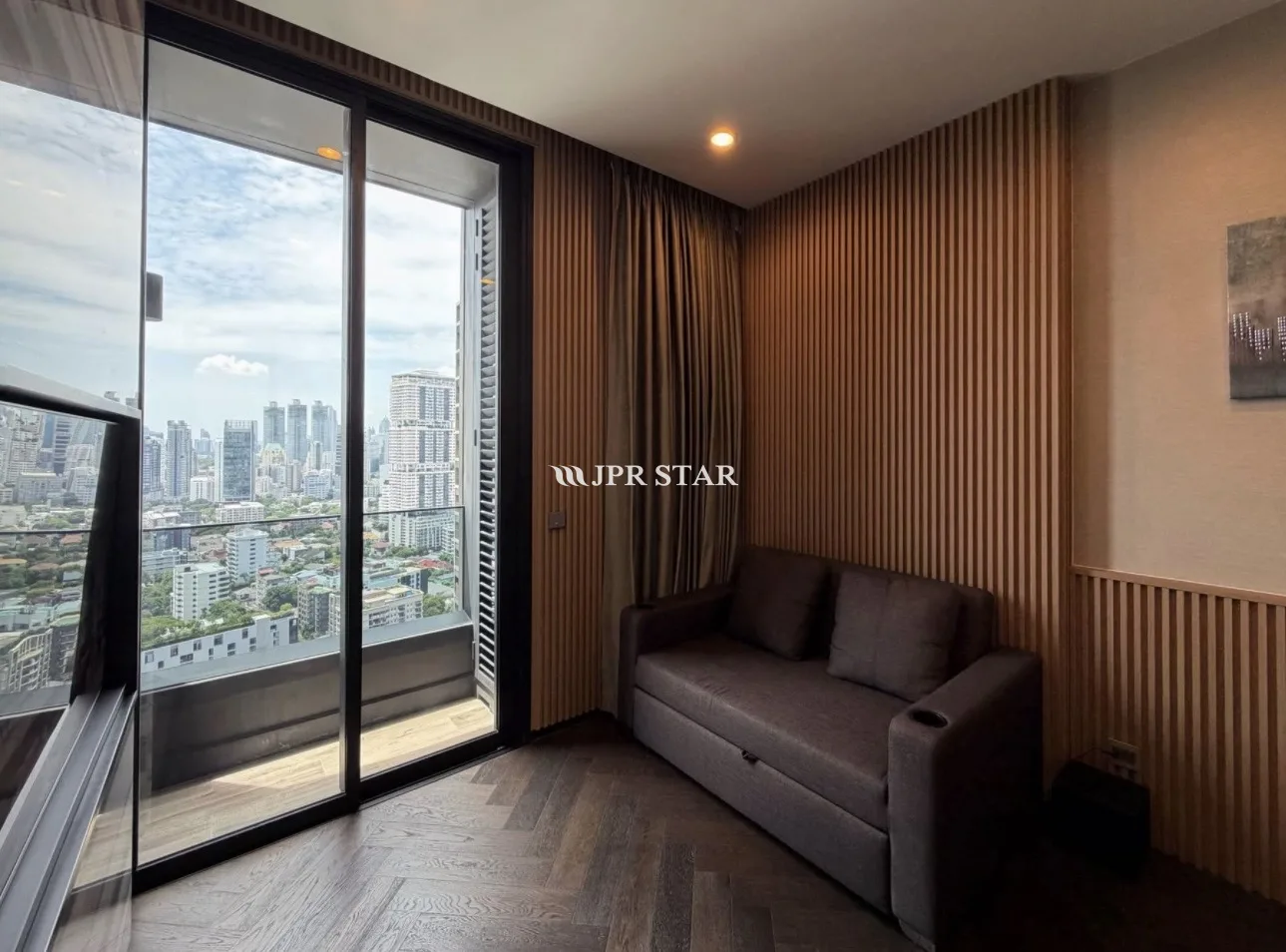 FOR RENT: THE ESSE SUKHUMVIT 36