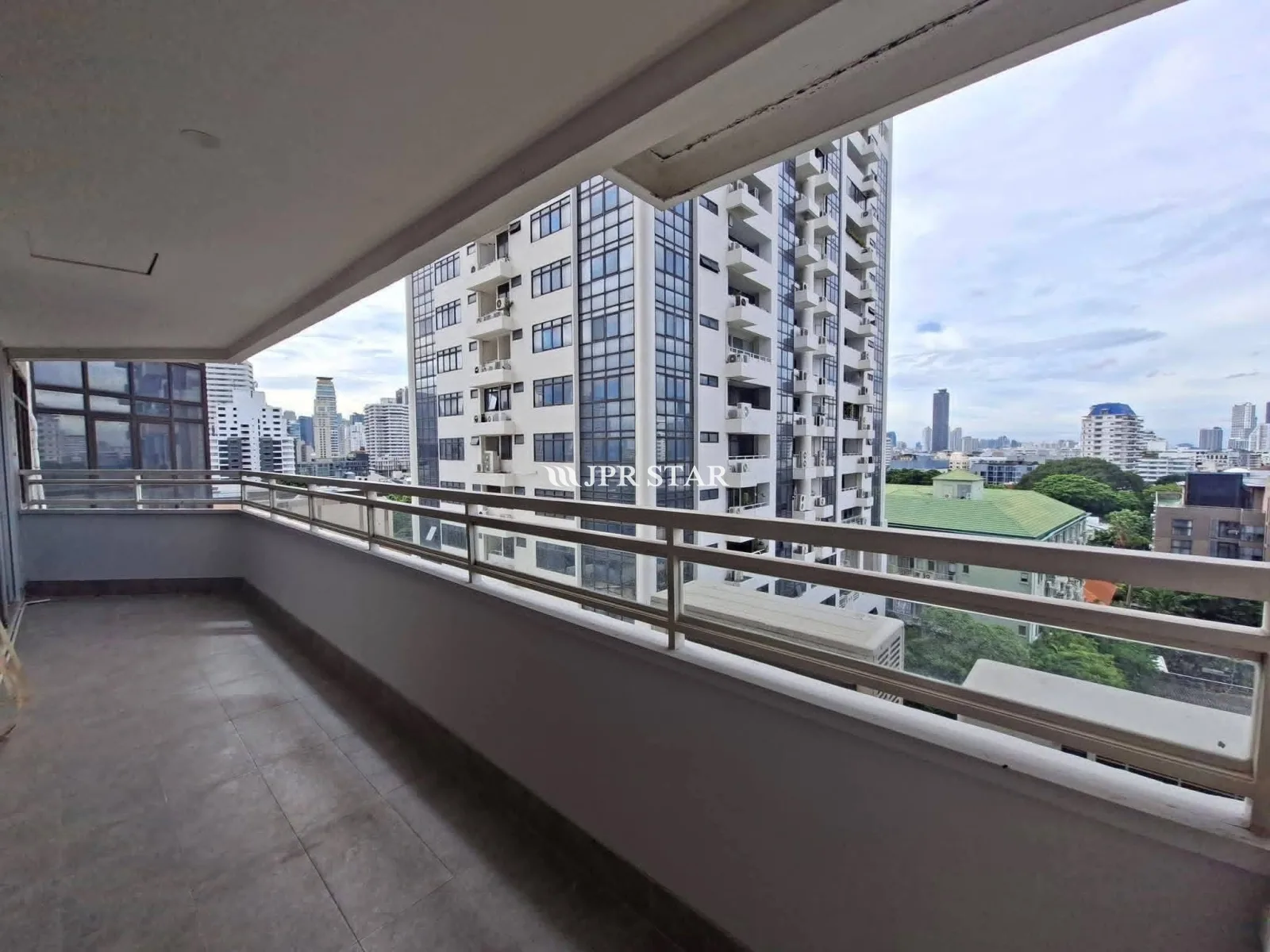 FOR SALE: Waterford Park Condominium, Sukhumvit 53 - 12