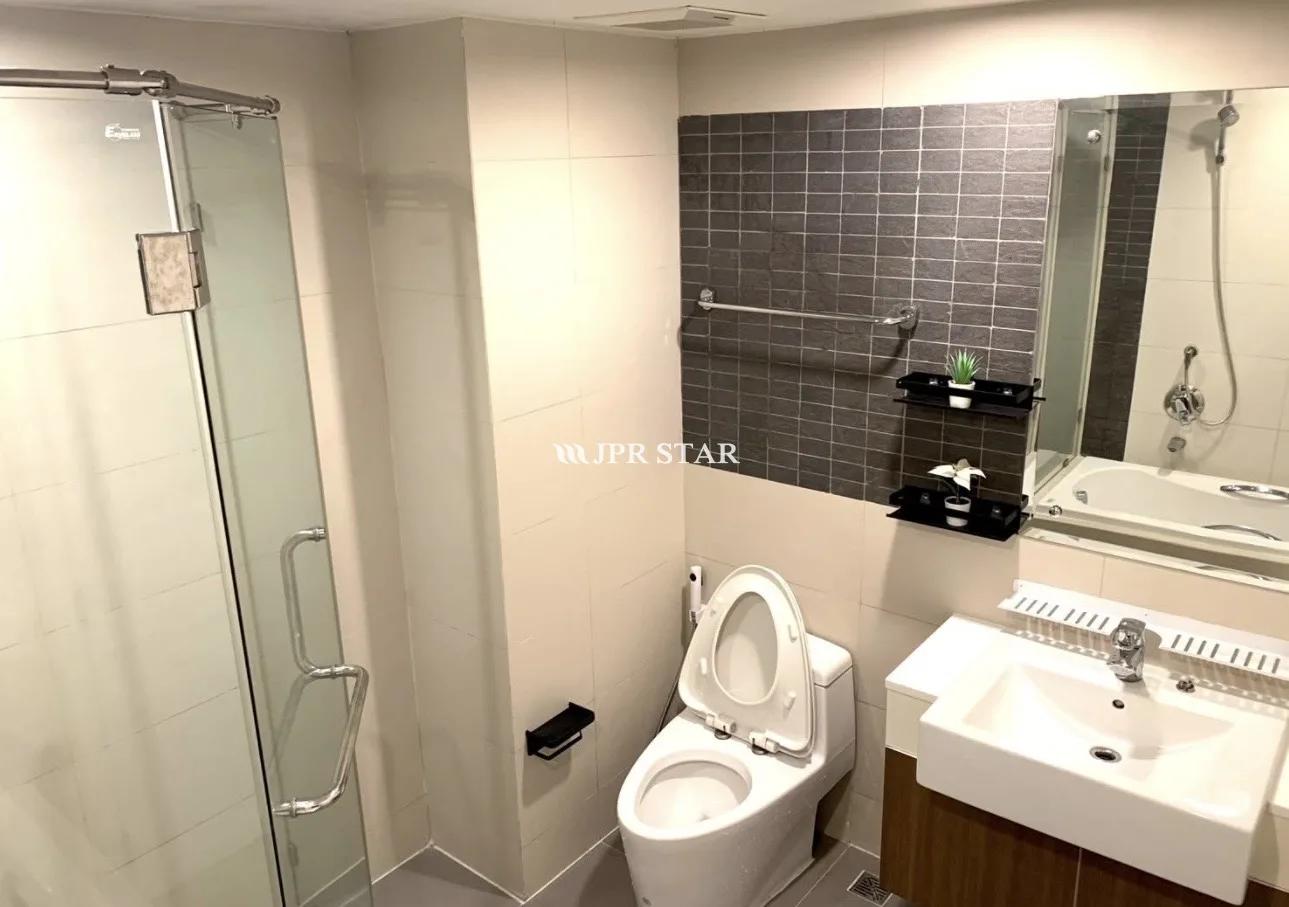 FOR RENT: THE CREST SUKHUMVIT 49 - 11